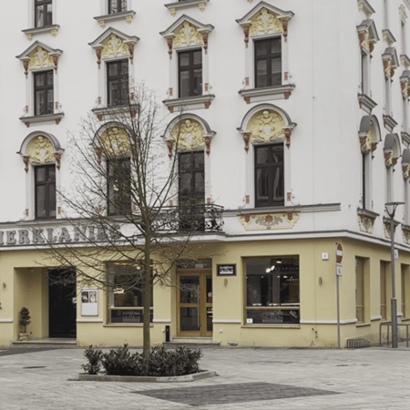 zdjęcie drzewa posadzonego zbiorniku Wavin TreeTank na drodze w Rybinku